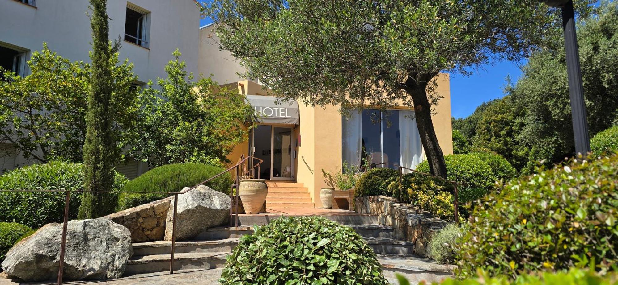 LʼÎle-Rousse Hotel Cala Di L'Oru מראה חיצוני תמונה